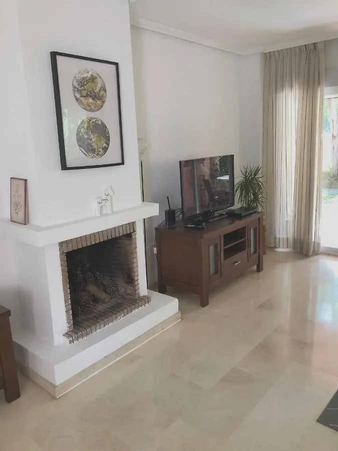 Elegant Marbella Poolside Apartment
